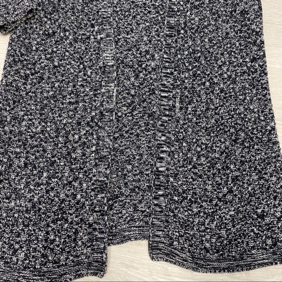 Leo and Nicole Black Long Cardigan Sweater M - Picture 7 of 12